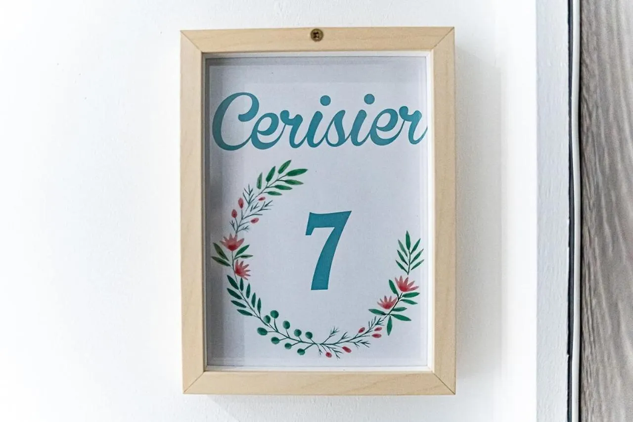 La Maison Charpennes-Appartement Cerisiers 2 Pers Villeurbanne 0*,  France