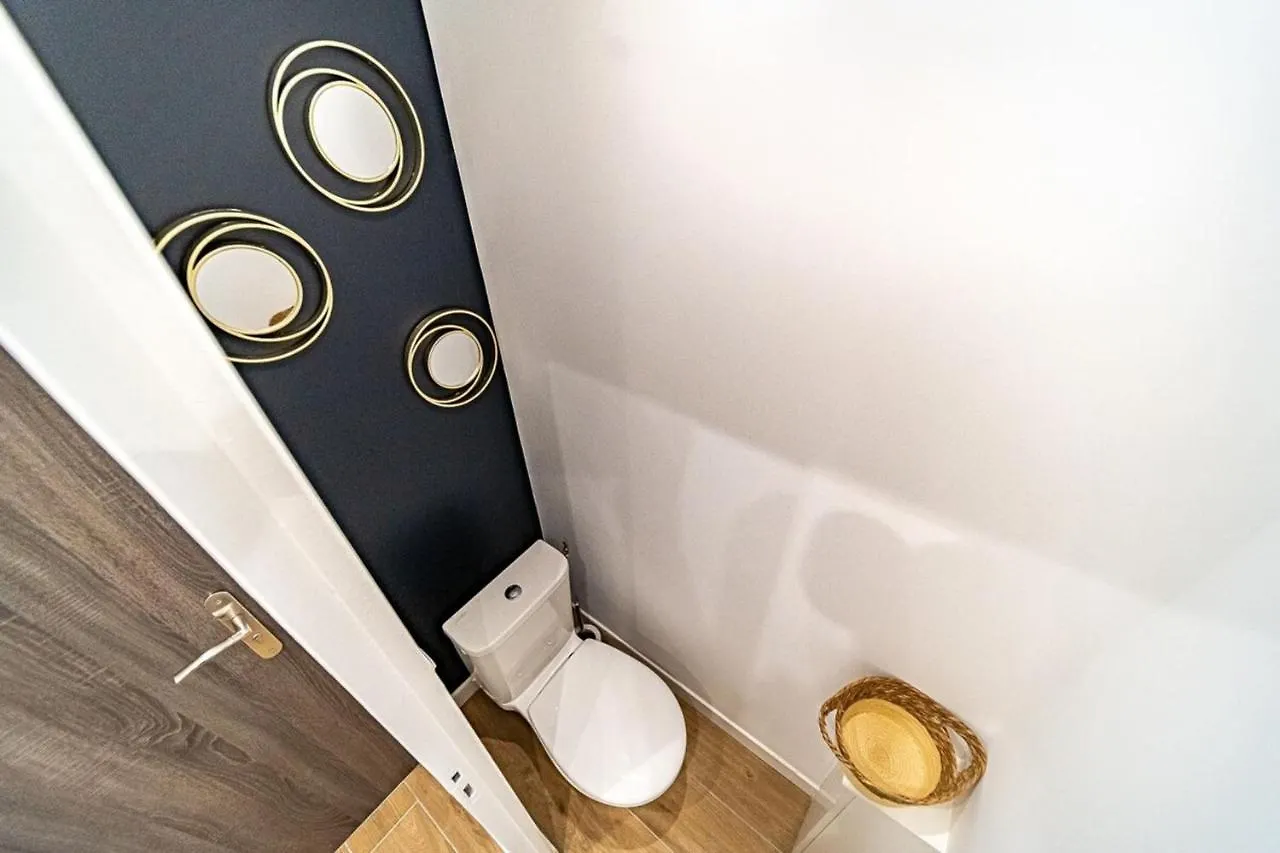 La Maison Charpennes-Appartement Cerisiers 2 Pers Villeurbanne 0*,  France