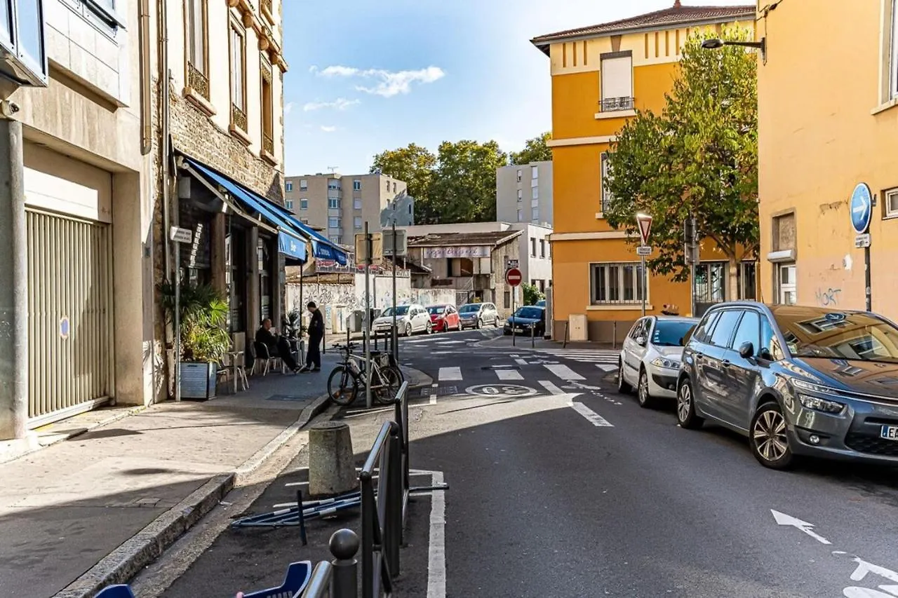 La Maison Charpennes-Appartement Cerisiers 2 Pers Villeurbanne
