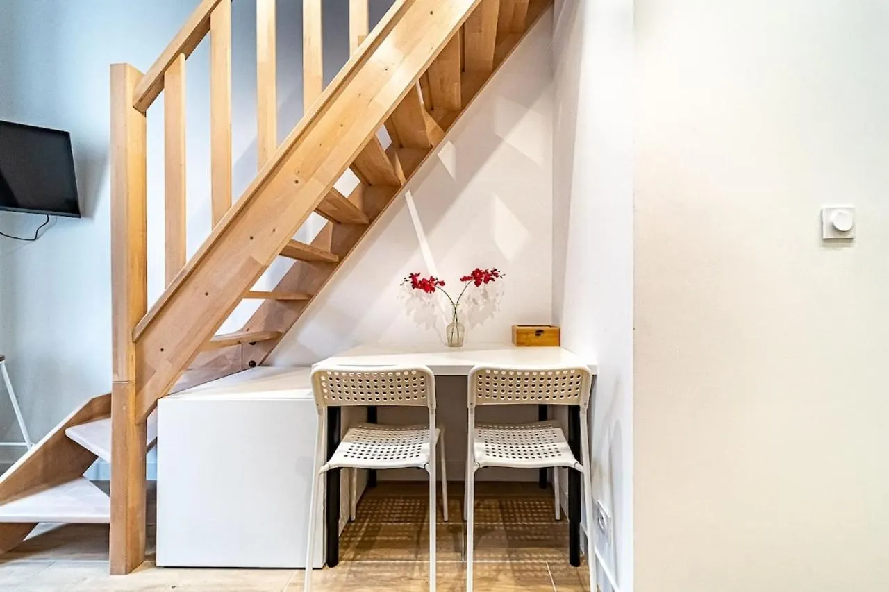 La Maison Charpennes-Appartement Cerisiers 2 Pers Villeurbanne Apartment