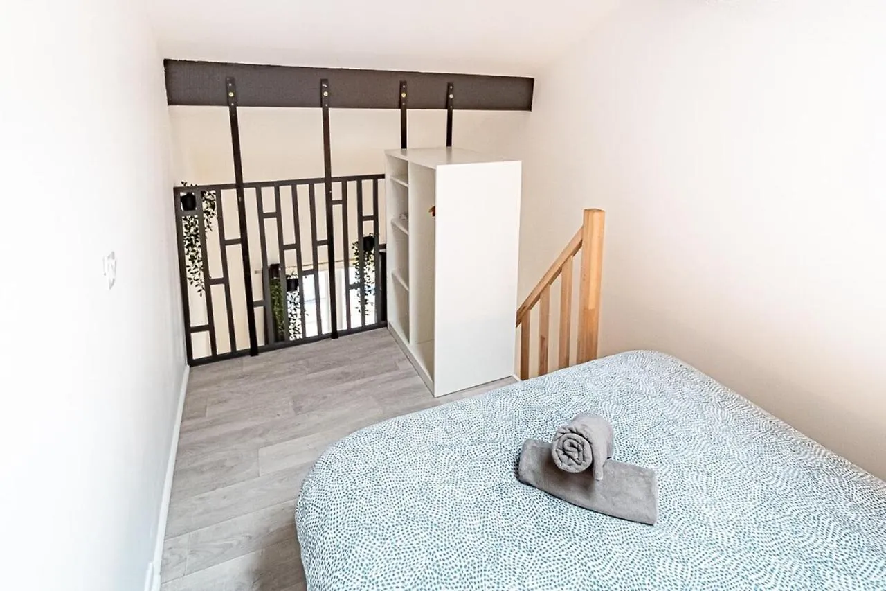 Apartment La Maison Charpennes-Appartement Cerisiers 2 Pers Villeurbanne