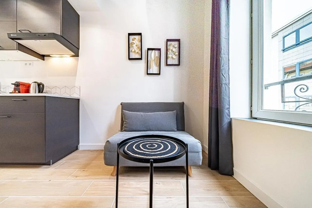 La Maison Charpennes-Appartement Cerisiers 2 Pers Villeurbanne France